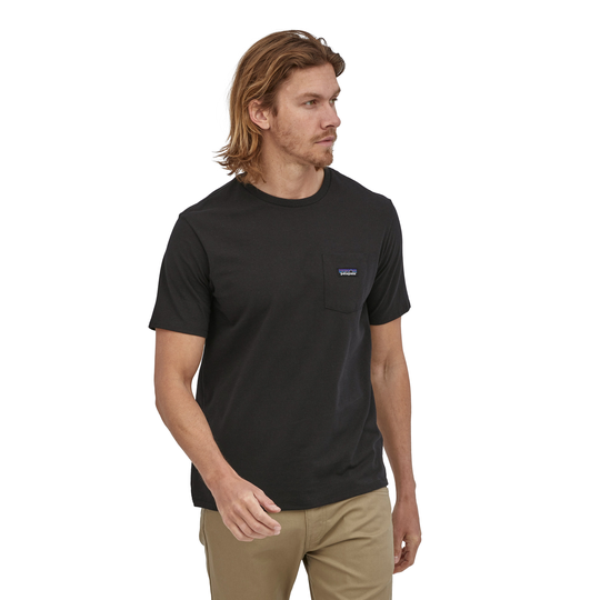 Patagonia Men's P-6 Label Pocket Responsibili-Tee - 100% kierrätetyistä materiaaleista, Black / M