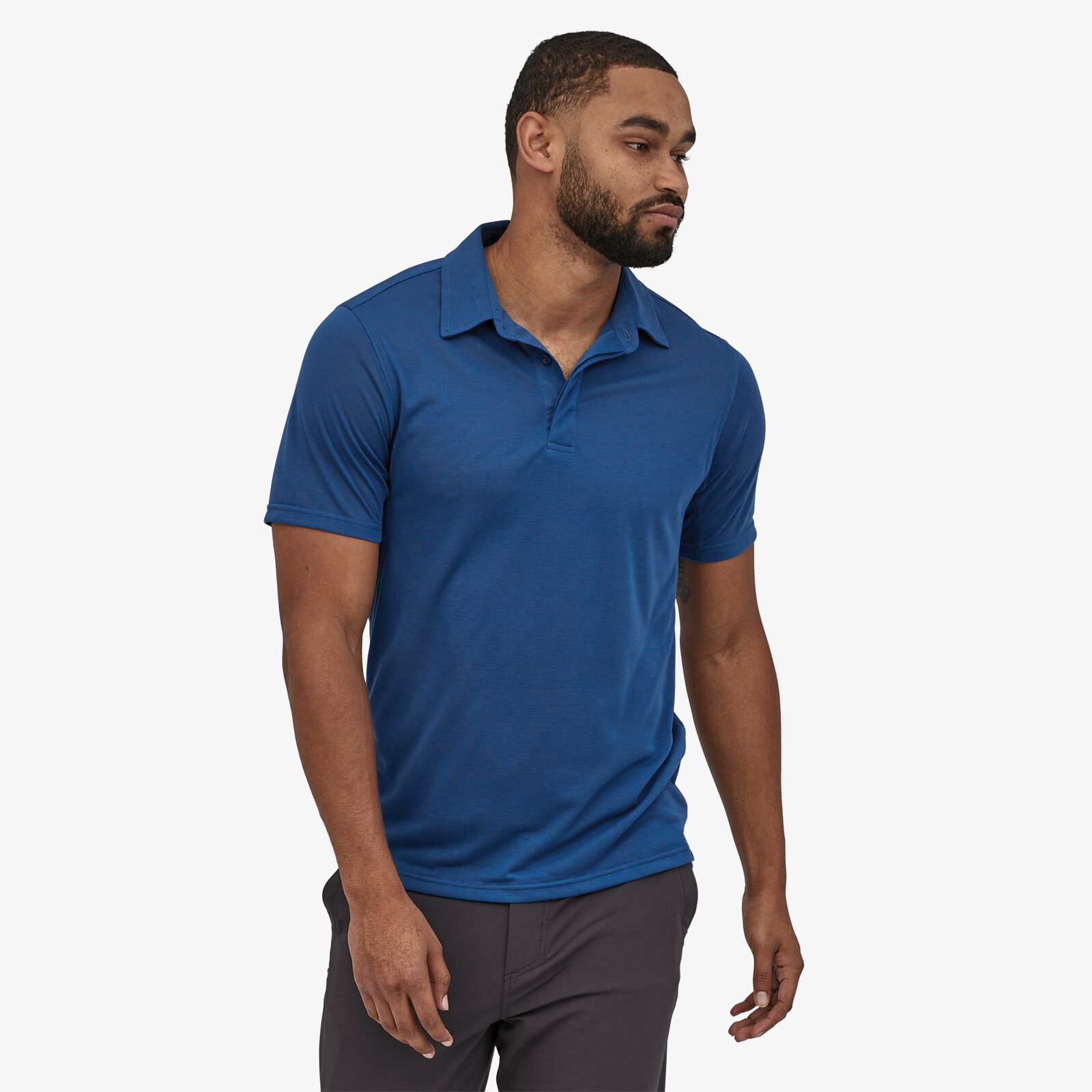 Patagonia Miesten Capilene Cool Trail Polo kierrätettyä polyesteriä, Superior Blue / S